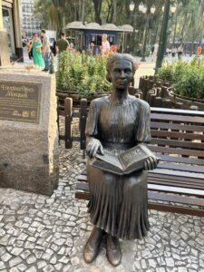 Uma Aventura pela Rua das Flores